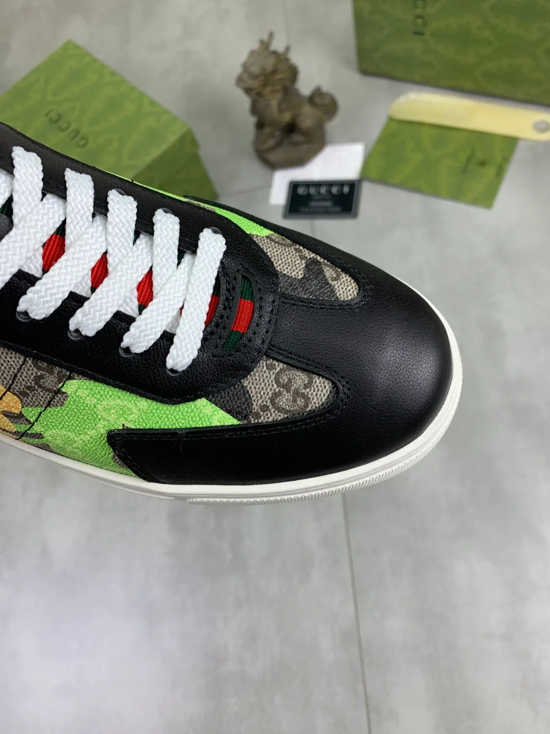 Men's shoes P400 💰[New style] 🆘 The latest model from Gucci's official website🎁Classic casual and fashionable men's shoes👟Hot style💥The style is simple and elegant, exclusive for trendy men. Unique official website latest brand elements👑Gucci original decoration, fashionable and generous, the fabric is made of original soft calfskin➕Comfortable soft sheepskin lining ✅The official website specifies wear-resistant rubber outsole_full of elasticity, classic model taken in real life🎬Color: 2️⃣colors available😍Number: 38-44